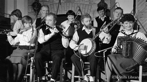 Irish Music: Celebrating Traditional Sounds, Modern Influences, and Cultural Heritage